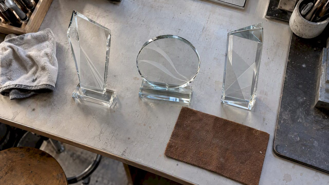 Kundenaward-Ideen: Kategorien, Formate und Glas-Awards für B2B