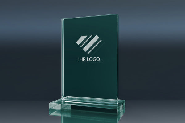 Trophy Window – elegante Glas-Trophäe mit einem einzigartigen Fensterdesign und hochwertigem Sockel, ideal für individuelle 3D Lasergravuren und herausragende Auszeichnungen