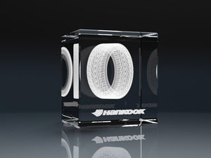 3D Glasblock mit graviertem Autoreifen und Logo, hochwertiger Kristallglas Werbeartikel