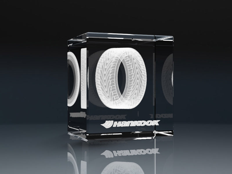 3D Glasblock mit graviertem Autoreifen und Logo, hochwertiger Kristallglas Werbeartikel