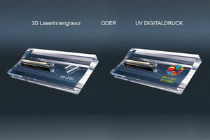 Vergleich Stifteablage aus Kristallglas mit 3D Lasergravur und UV Digitaldruck, beide mit eingelegtem Stift