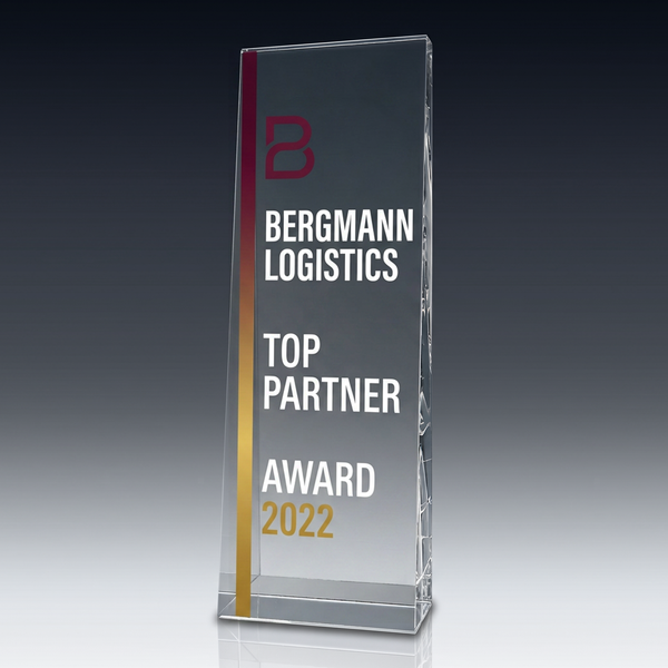 Trophy MONUMENT in crystal glass – customisable award, product view 3