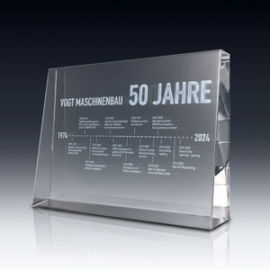 Trophy THE BEST (Querformat) in crystal glass – customisable award, product view 2