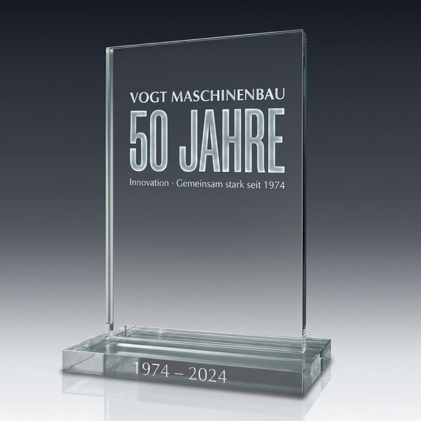 Trophy WINDOW in crystal glass – customisable award, product view 2