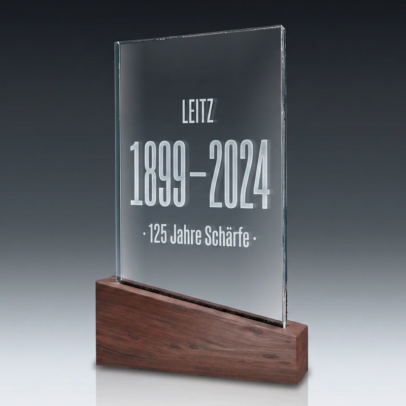 Trophy-WOODEN SLOPE aus Kristallglas – personalisierbarer Award, Produktansicht 1