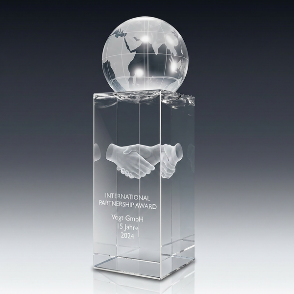 Trophy WORLD CHAMPION aus Kristallglas – personalisierbarer Award, Produktansicht 1